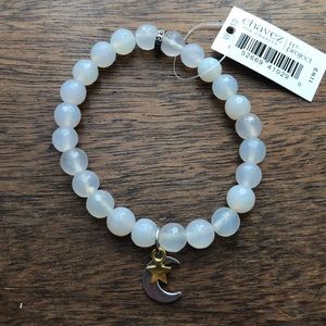 NWT White stretchy Bracelet